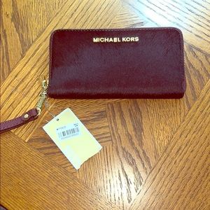 Michael kors wristlet